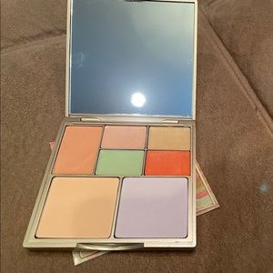 STILA color correcting pallet